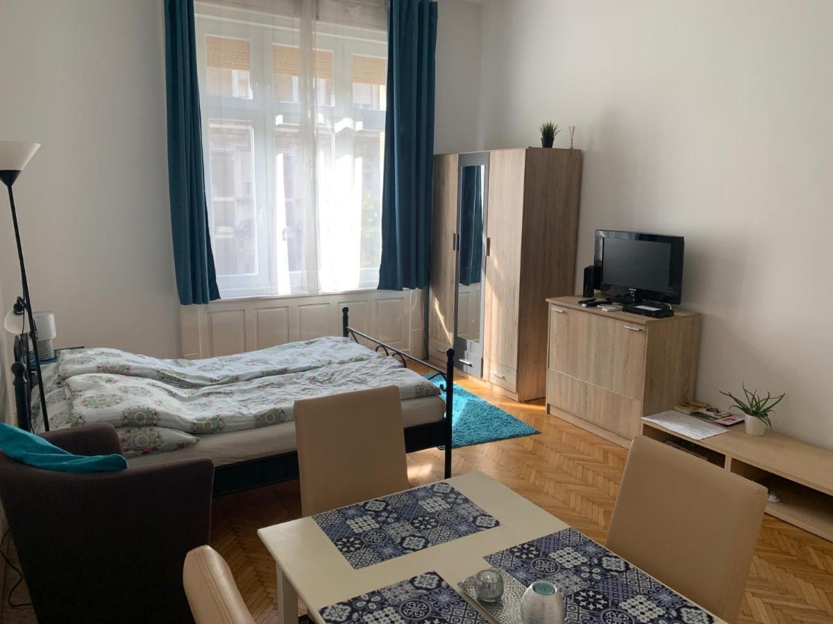 Apartman Mester4 Near To The Danube *